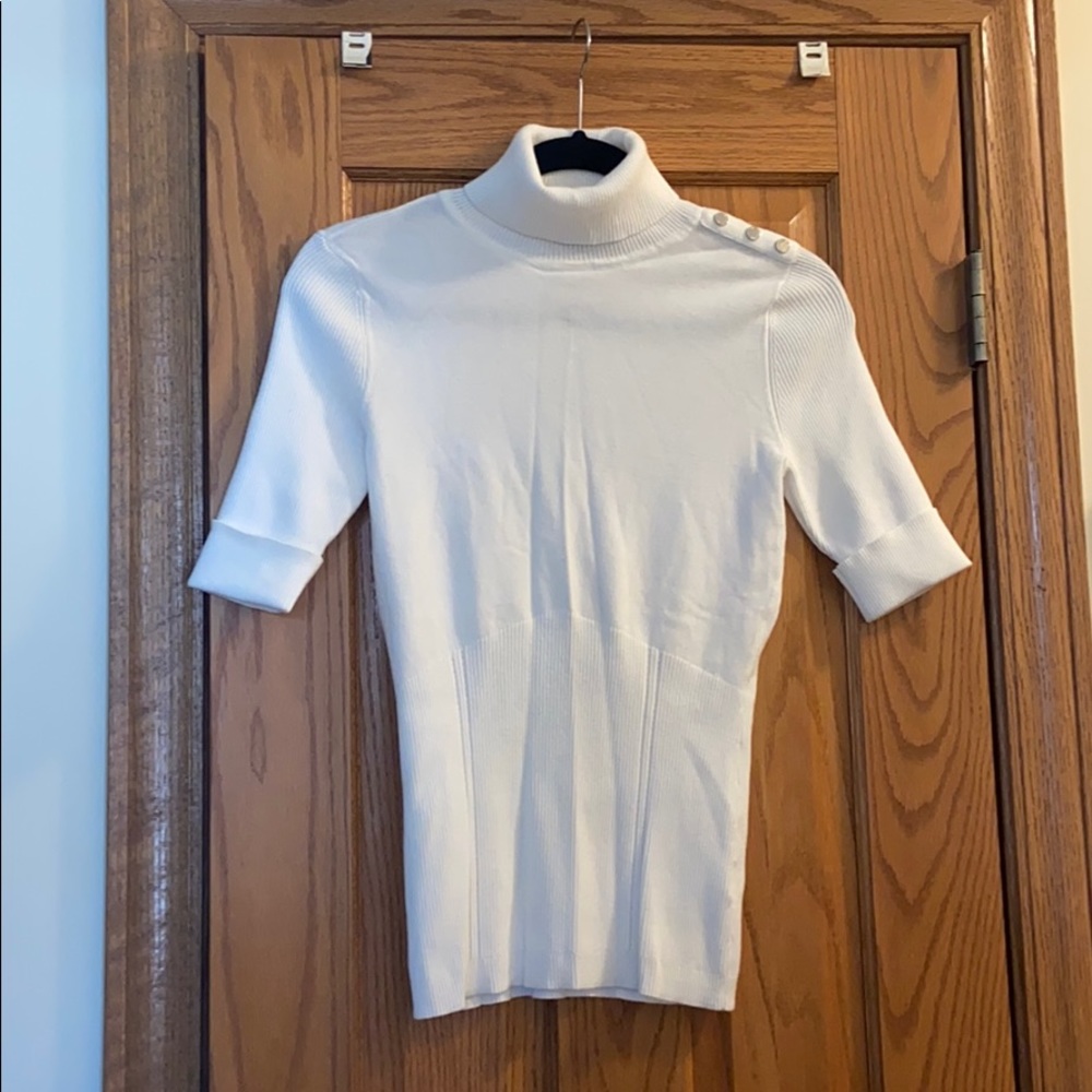 White House Black Market 1/2 sleeve turtleneck